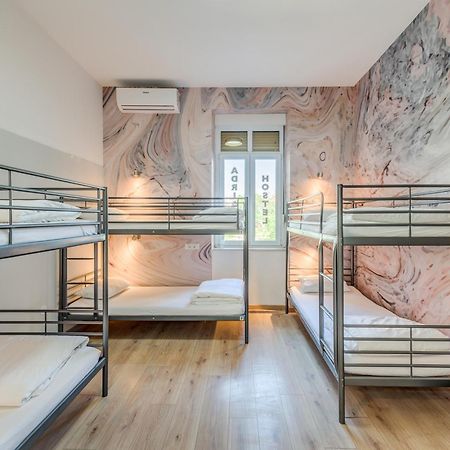 Hostel Colors Of Adriatic - Youth Only Split Bagian luar foto