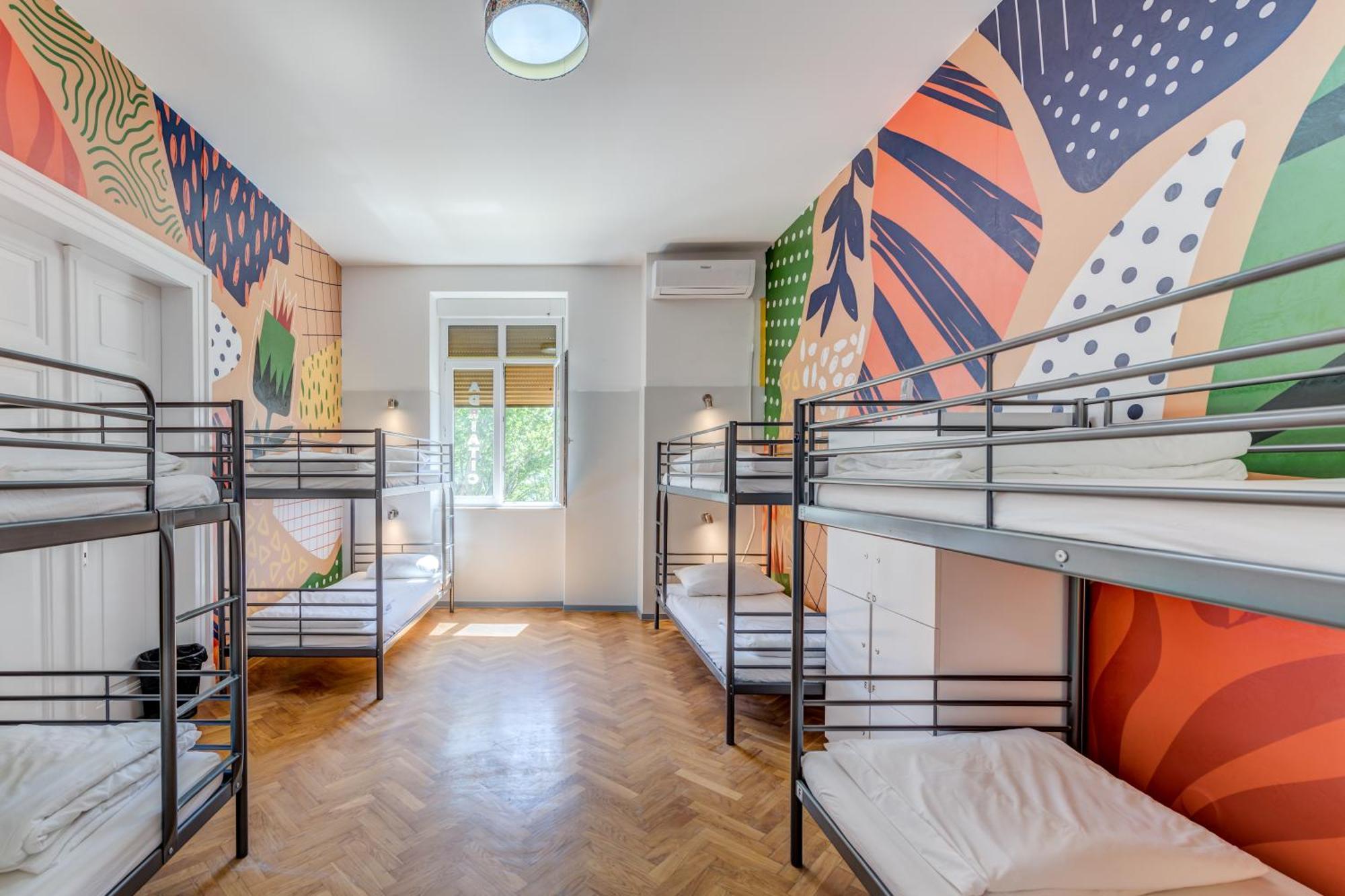 Hostel Colors Of Adriatic - Youth Only Split Bagian luar foto