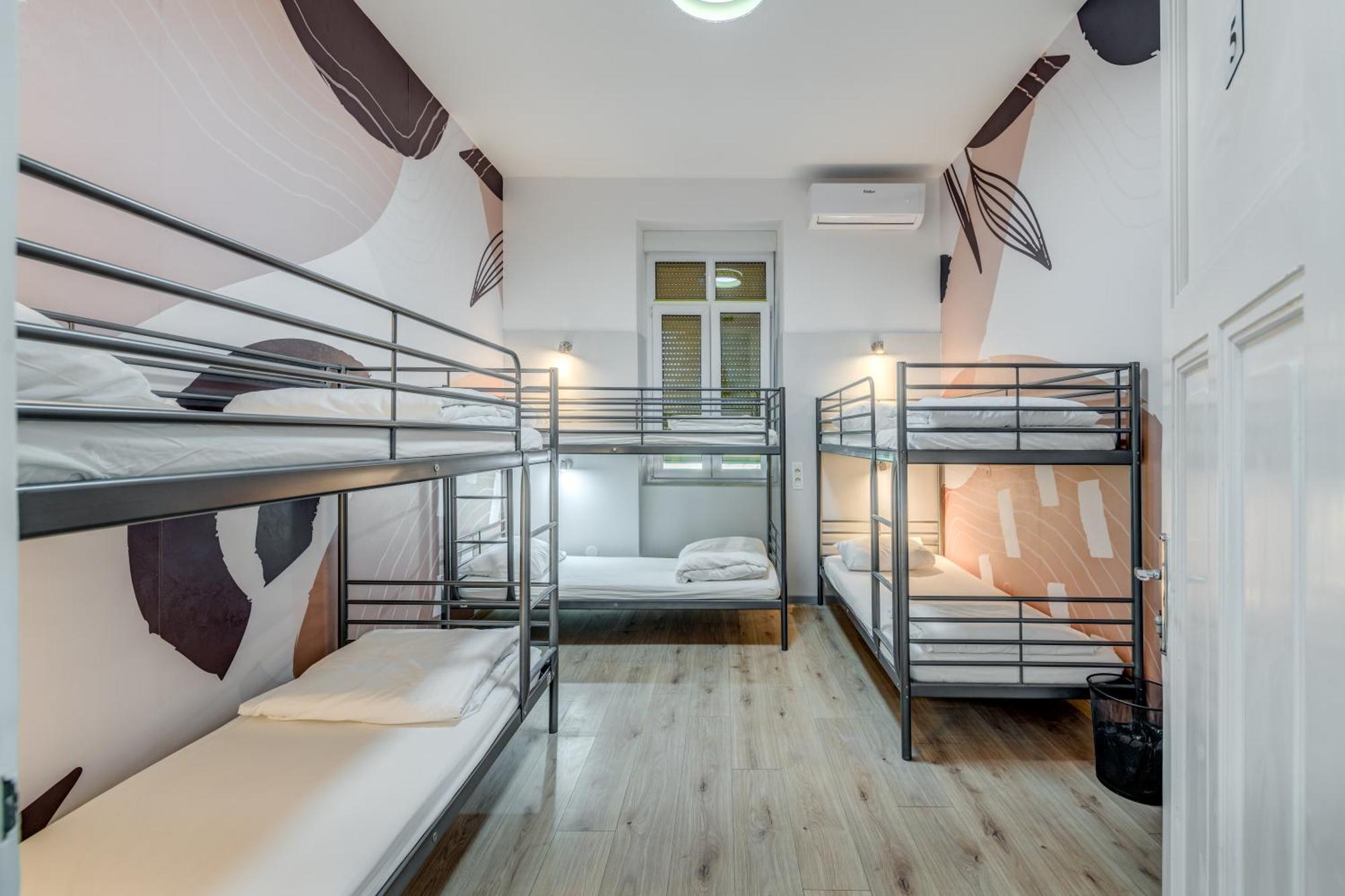 Hostel Colors Of Adriatic - Youth Only Split Bagian luar foto