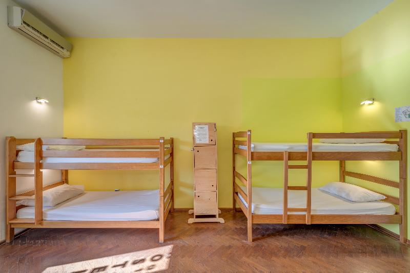 Hostel Colors Of Adriatic - Youth Only Split Bagian luar foto