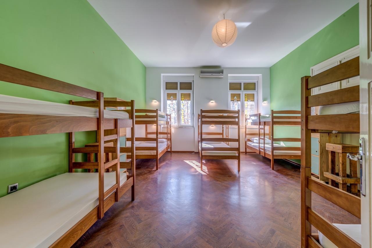 Hostel Colors Of Adriatic - Youth Only Split Bagian luar foto