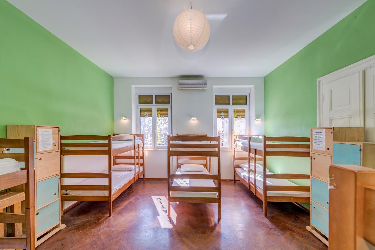 Hostel Colors Of Adriatic - Youth Only Split Bagian luar foto
